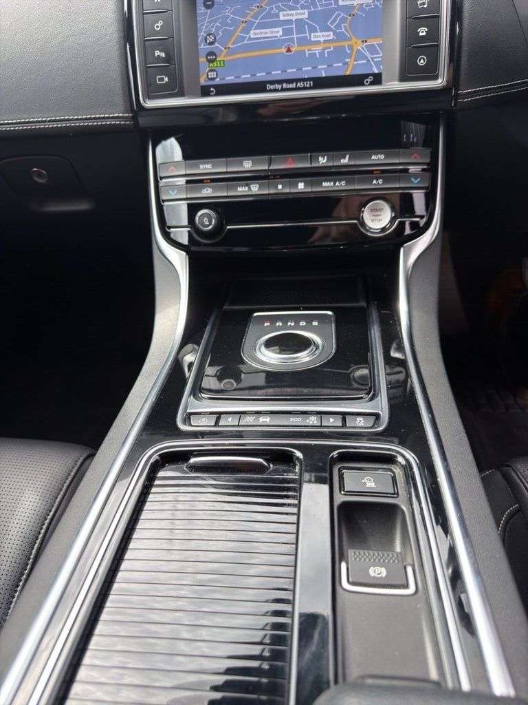 2018 JAGUAR XE 2018 JAGUAR XE