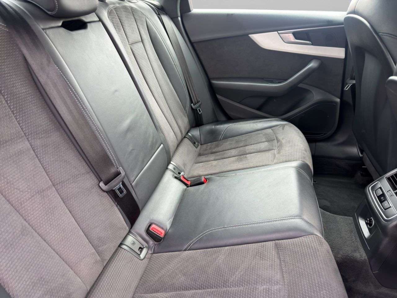 2017 AUDI A4 2017 AUDI A4