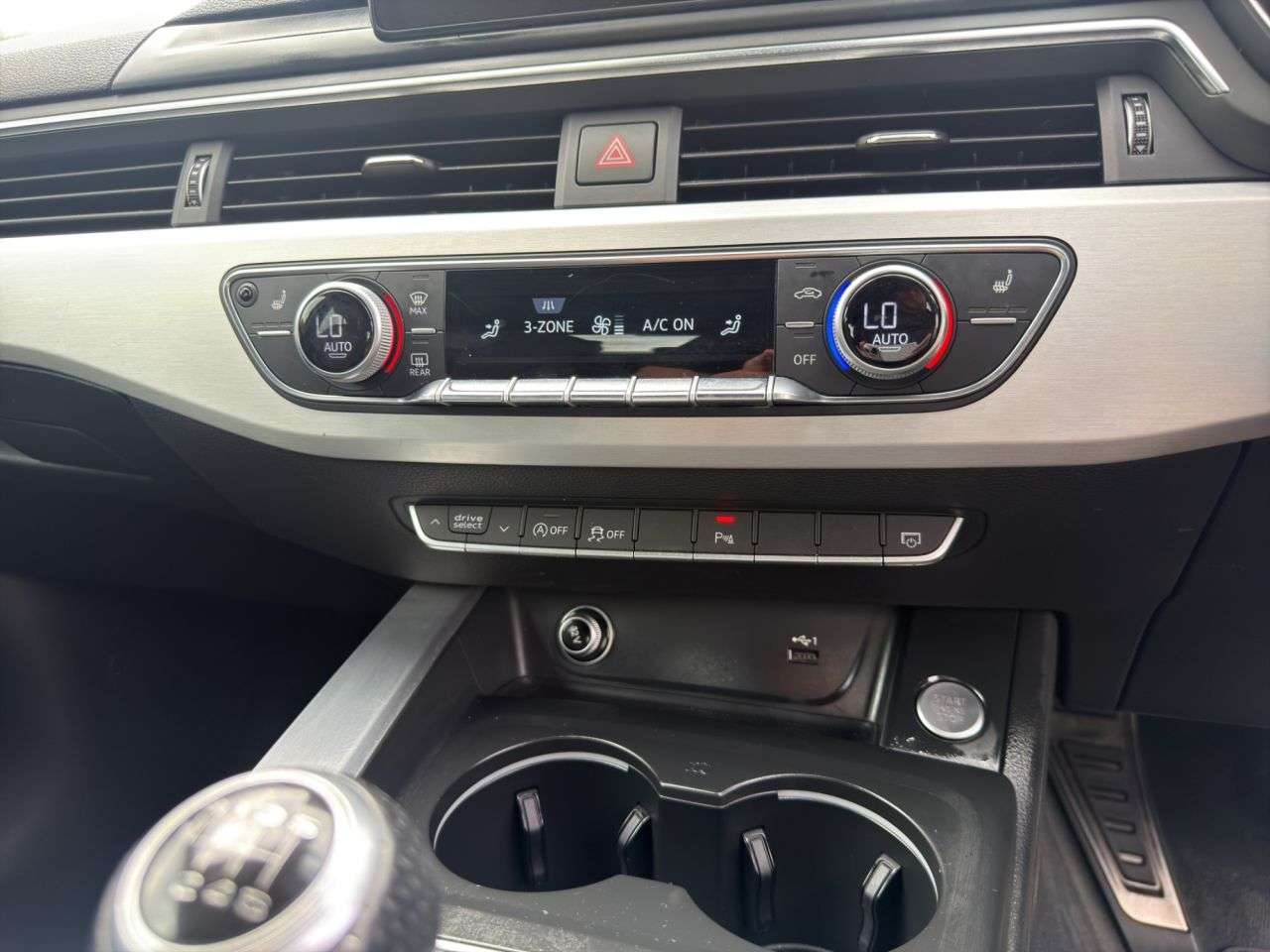 2017 AUDI A4 2017 AUDI A4