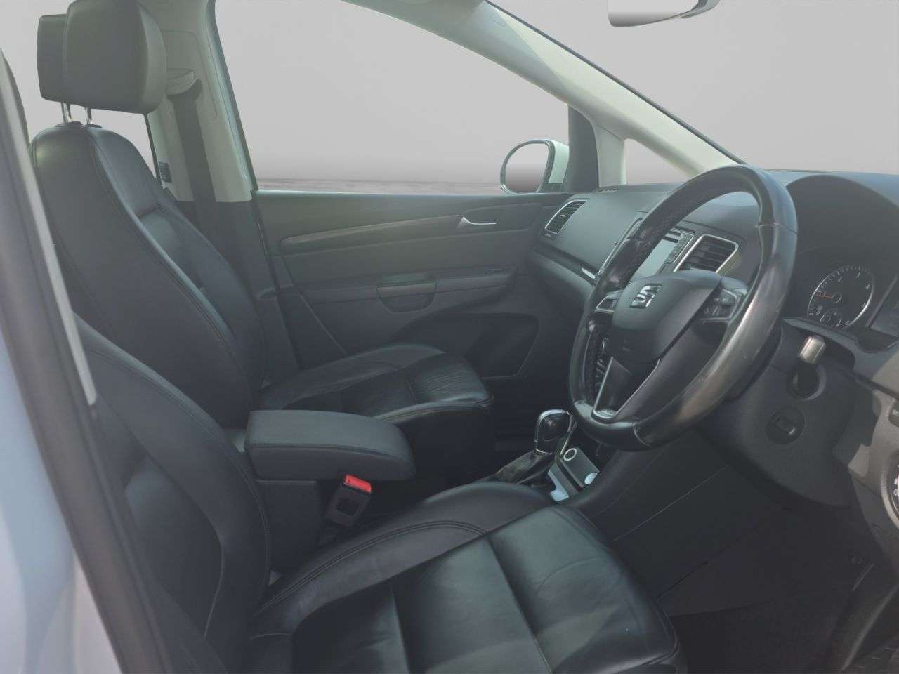 A 2019 SEAT ALHAMBRA 2.0 TDI XCELLENCE MPV 5dr Diesel DSG Euro 6 (s/s) (150 ps) 2 Services A 2019 SEAT ALHAMBRA 2.0 TDI XCELLENCE MPV 5dr Diesel DSG Euro 6 (s/s) (150 ps) 2 Services