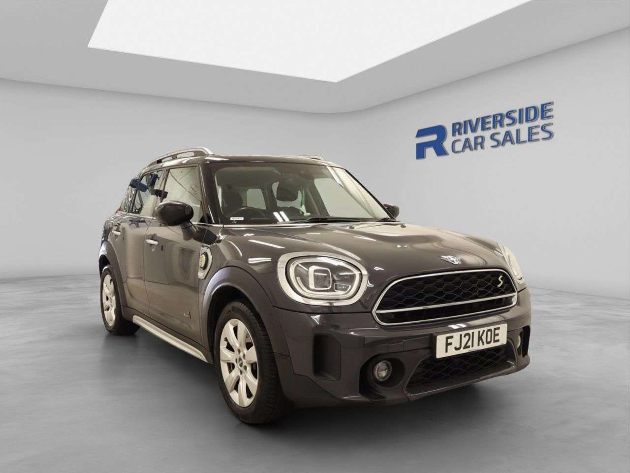 A 2021 MINI COUNTRYMAN 1.5 10kWh Cooper SE Classic SUV 5dr Petrol Plug-in Hybrid Auto ALL4 Euro 6 A 2021 MINI COUNTRYMAN 1.5 10kWh Cooper SE Classic SUV 5dr Petrol Plug-in Hybrid Auto ALL4 Euro 6