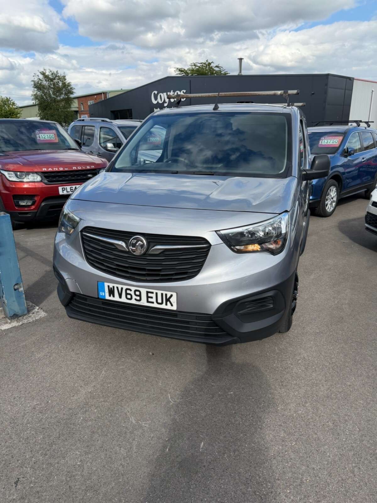 A 2020 VAUXHALL COMBO 1.6 Turbo D 2000 Edition Panel Van 4dr Diesel Manual L1 H1 Euro 6 (s/s) (10 A 2020 VAUXHALL COMBO 1.6 Turbo D 2000 Edition Panel Van 4dr Diesel Manual L1 H1 Euro 6 (s/s) (10