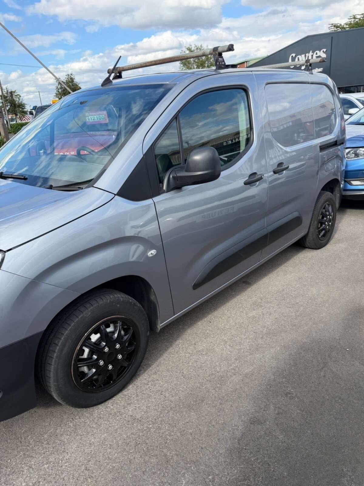 A 2020 VAUXHALL COMBO 1.6 Turbo D 2000 Edition Panel Van 4dr Diesel Manual L1 H1 Euro 6 (s/s) (10 A 2020 VAUXHALL COMBO 1.6 Turbo D 2000 Edition Panel Van 4dr Diesel Manual L1 H1 Euro 6 (s/s) (10