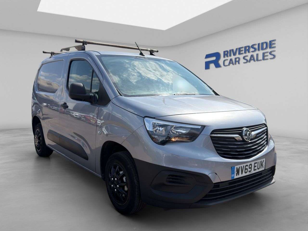 A 2020 VAUXHALL COMBO 1.6 Turbo D 2000 Edition Panel Van 4dr Diesel Manual L1 H1 Euro 6 (s/s) (10 A 2020 VAUXHALL COMBO 1.6 Turbo D 2000 Edition Panel Van 4dr Diesel Manual L1 H1 Euro 6 (s/s) (10
