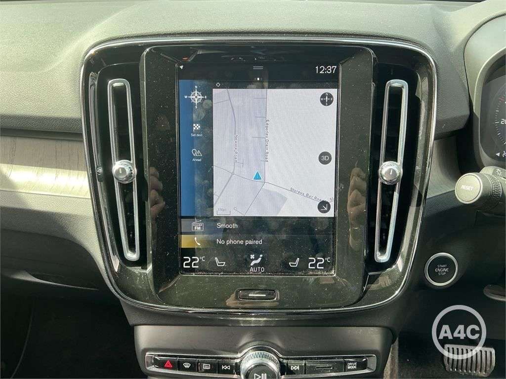 2021 VOLVO XC40 2021 VOLVO XC40