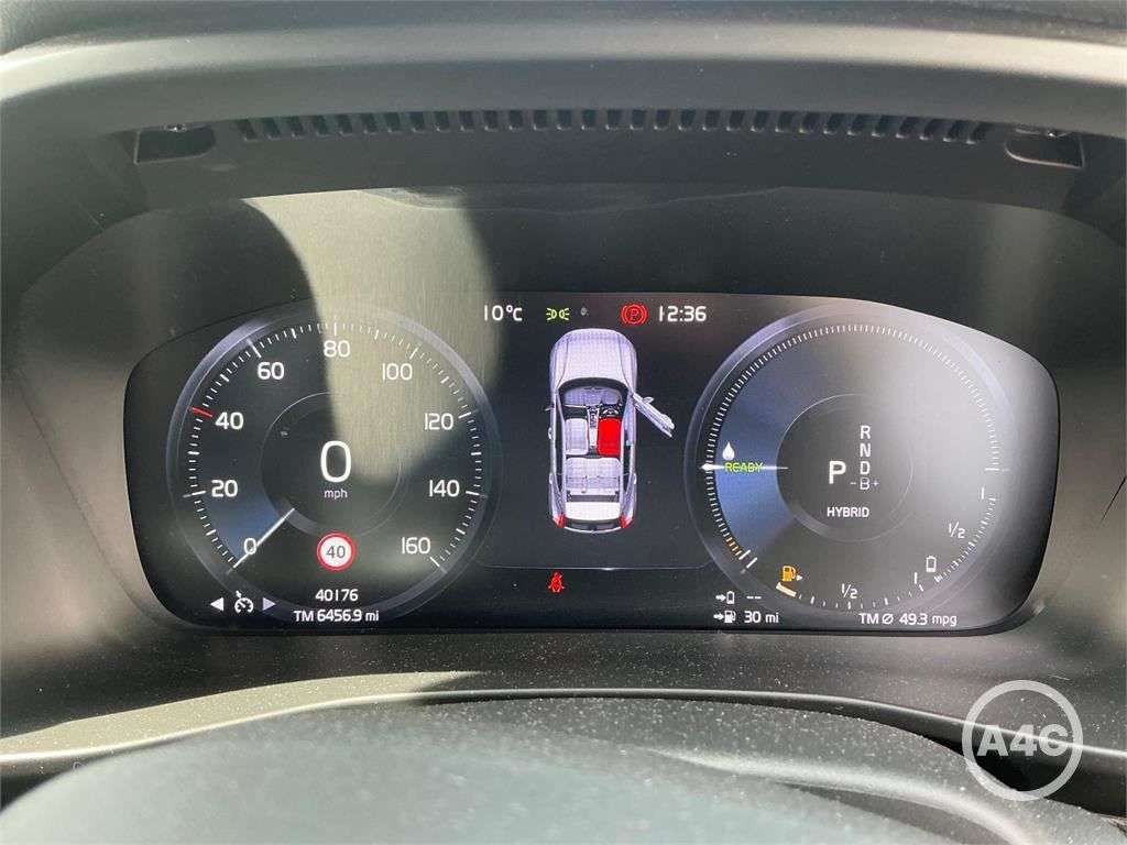 2021 VOLVO XC40 2021 VOLVO XC40