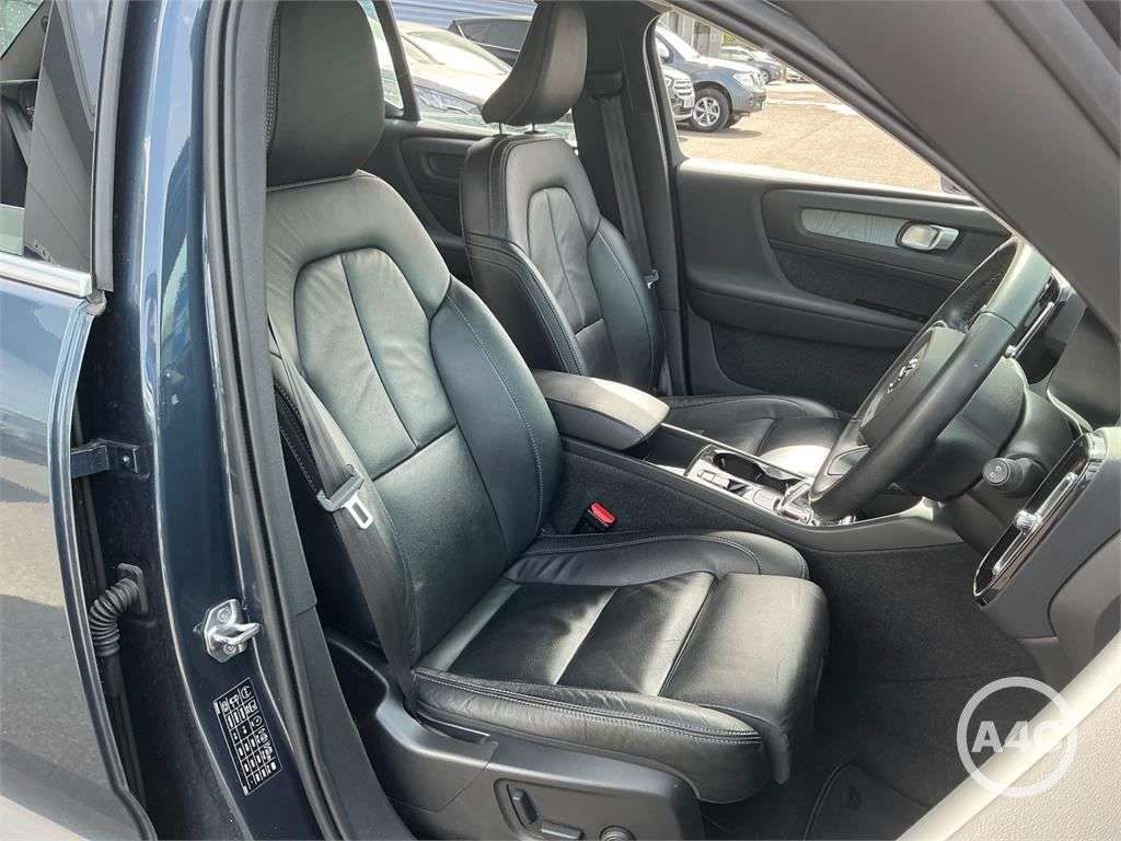 2021 VOLVO XC40 2021 VOLVO XC40