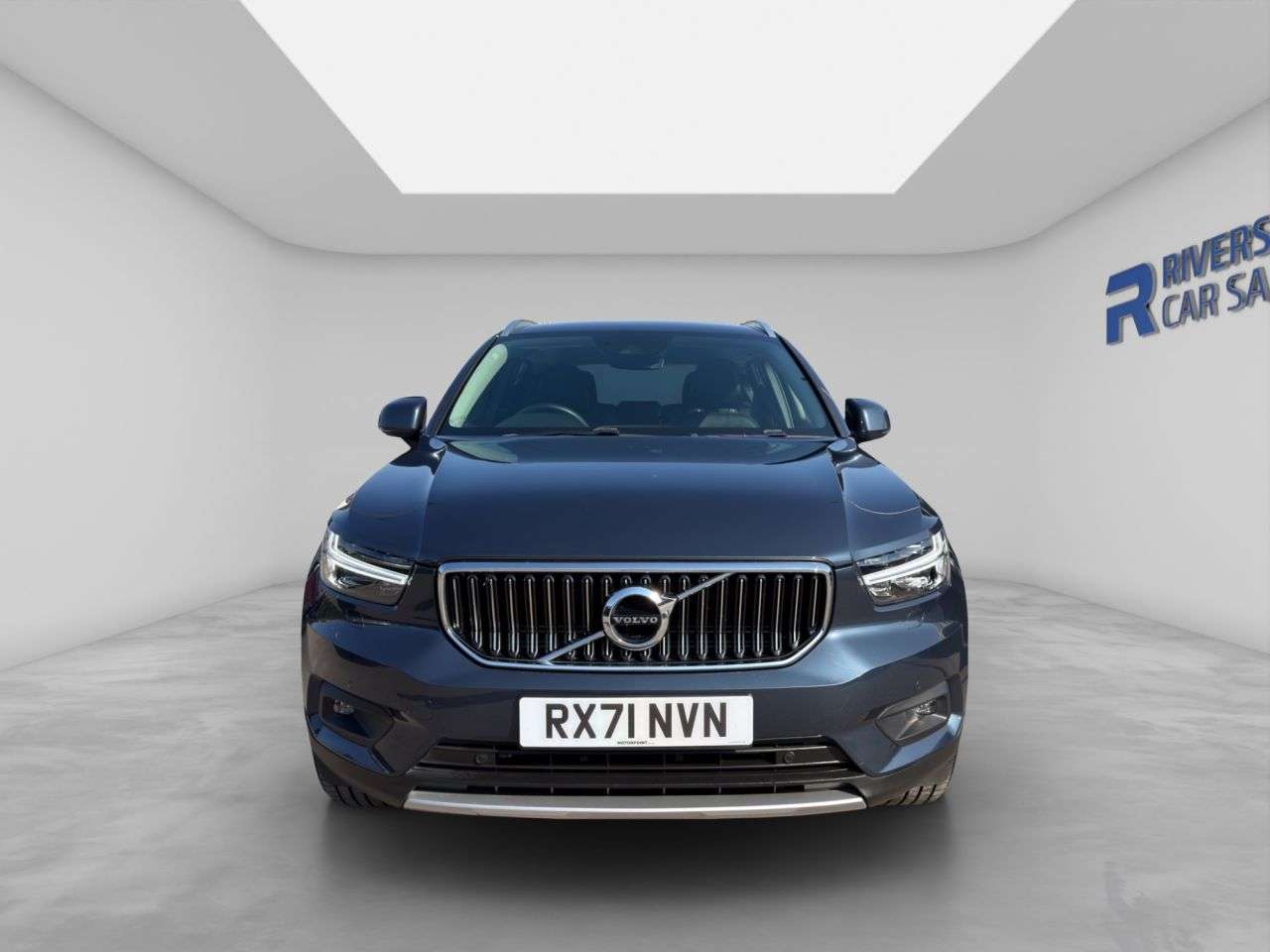 2021 VOLVO XC40 2021 VOLVO XC40