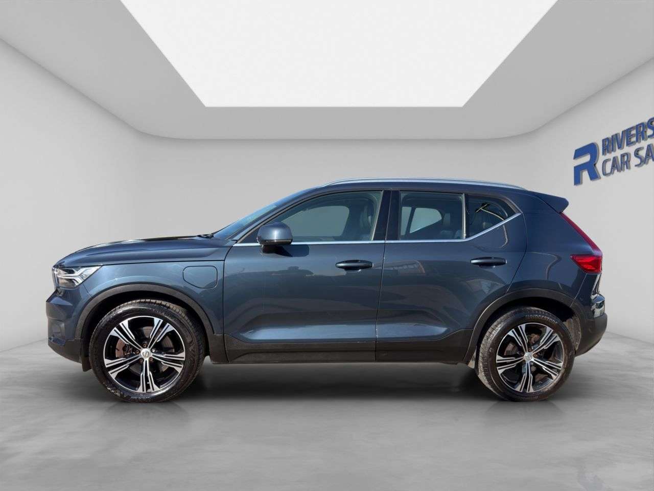 2021 VOLVO XC40 2021 VOLVO XC40