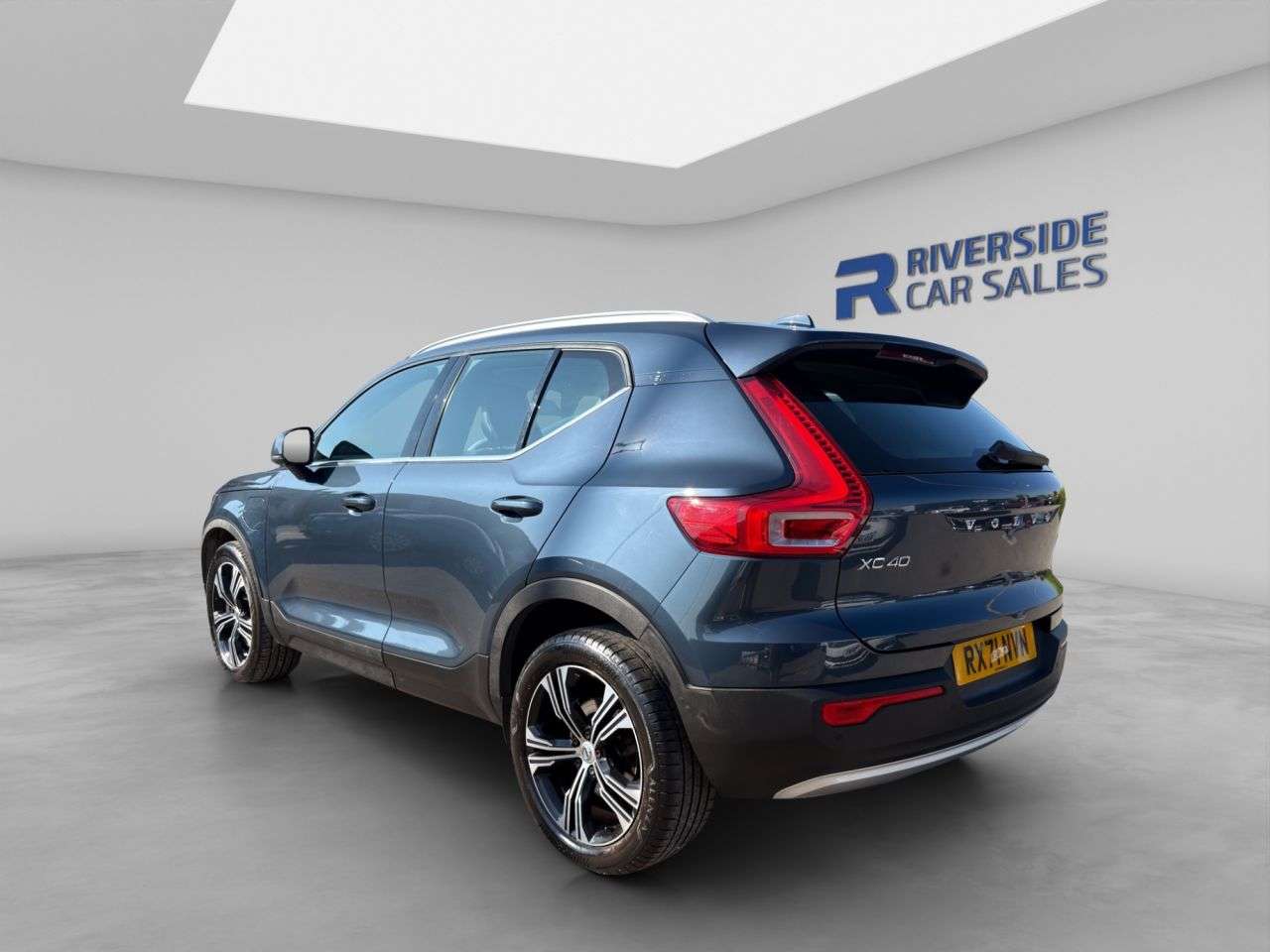 2021 VOLVO XC40 2021 VOLVO XC40