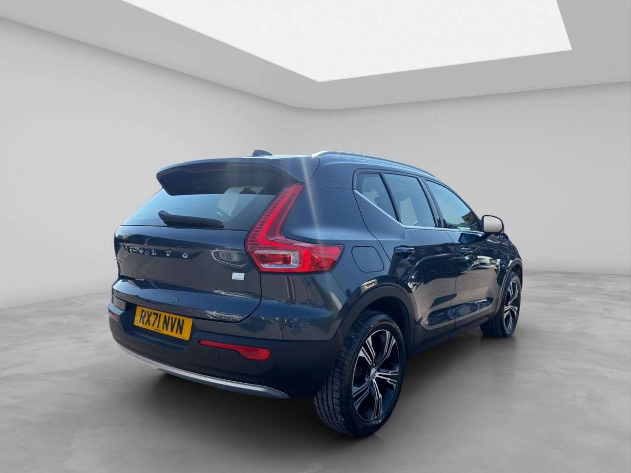 2021 VOLVO XC40 2021 VOLVO XC40