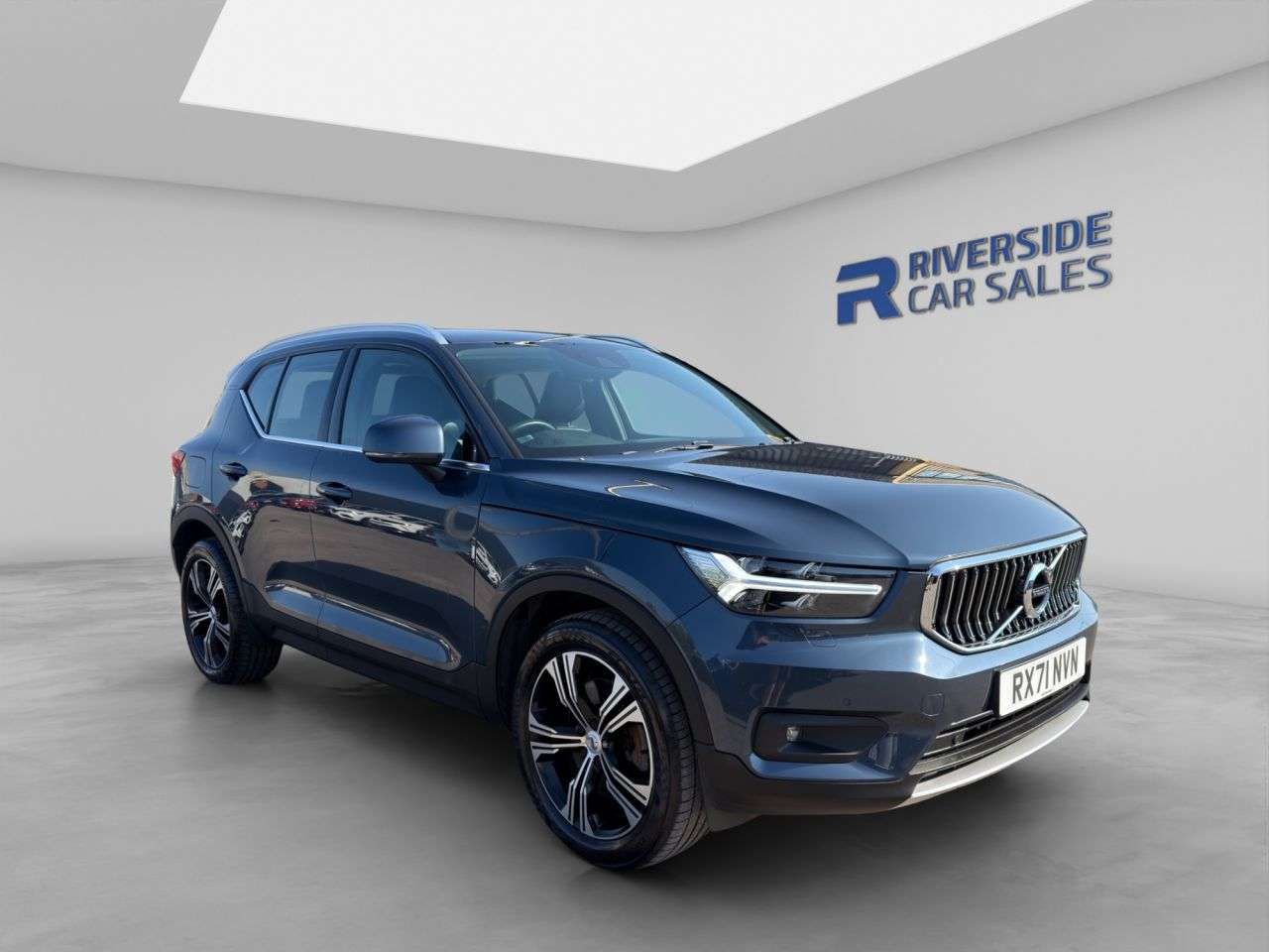 A 2021 VOLVO XC40 1.5h T5 Twin Engine Recharge 10.7kWh Inscription Pro SUV 5dr Petrol Plug-in A 2021 VOLVO XC40 1.5h T5 Twin Engine Recharge 10.7kWh Inscription Pro SUV 5dr Petrol Plug-in