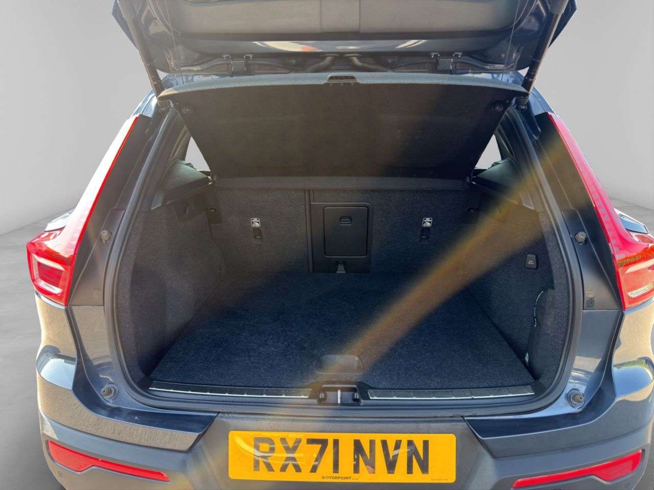 2021 VOLVO XC40 2021 VOLVO XC40