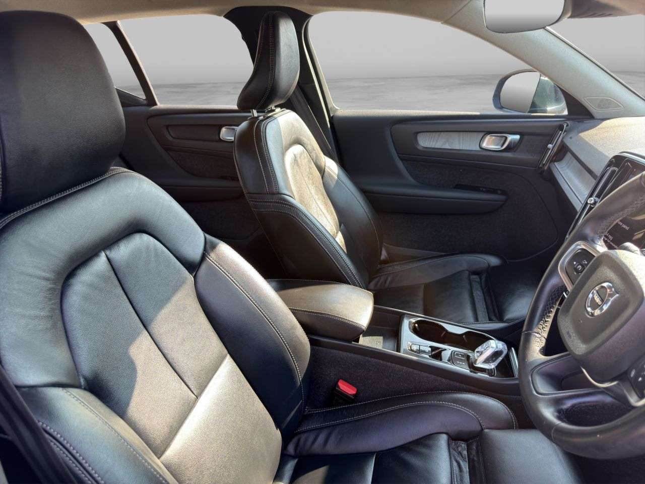 2021 VOLVO XC40 2021 VOLVO XC40