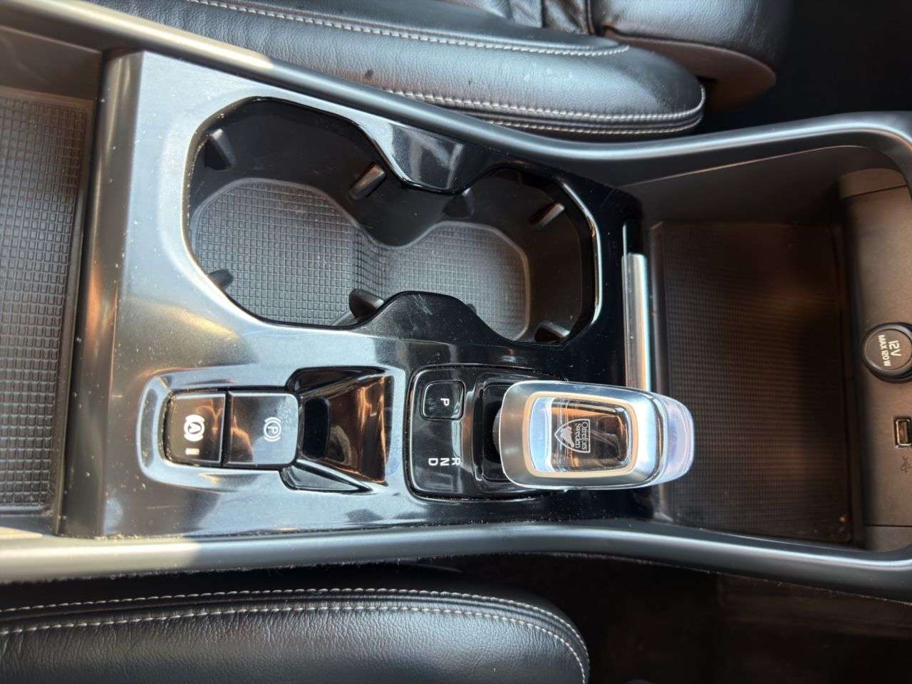 2021 VOLVO XC40 2021 VOLVO XC40