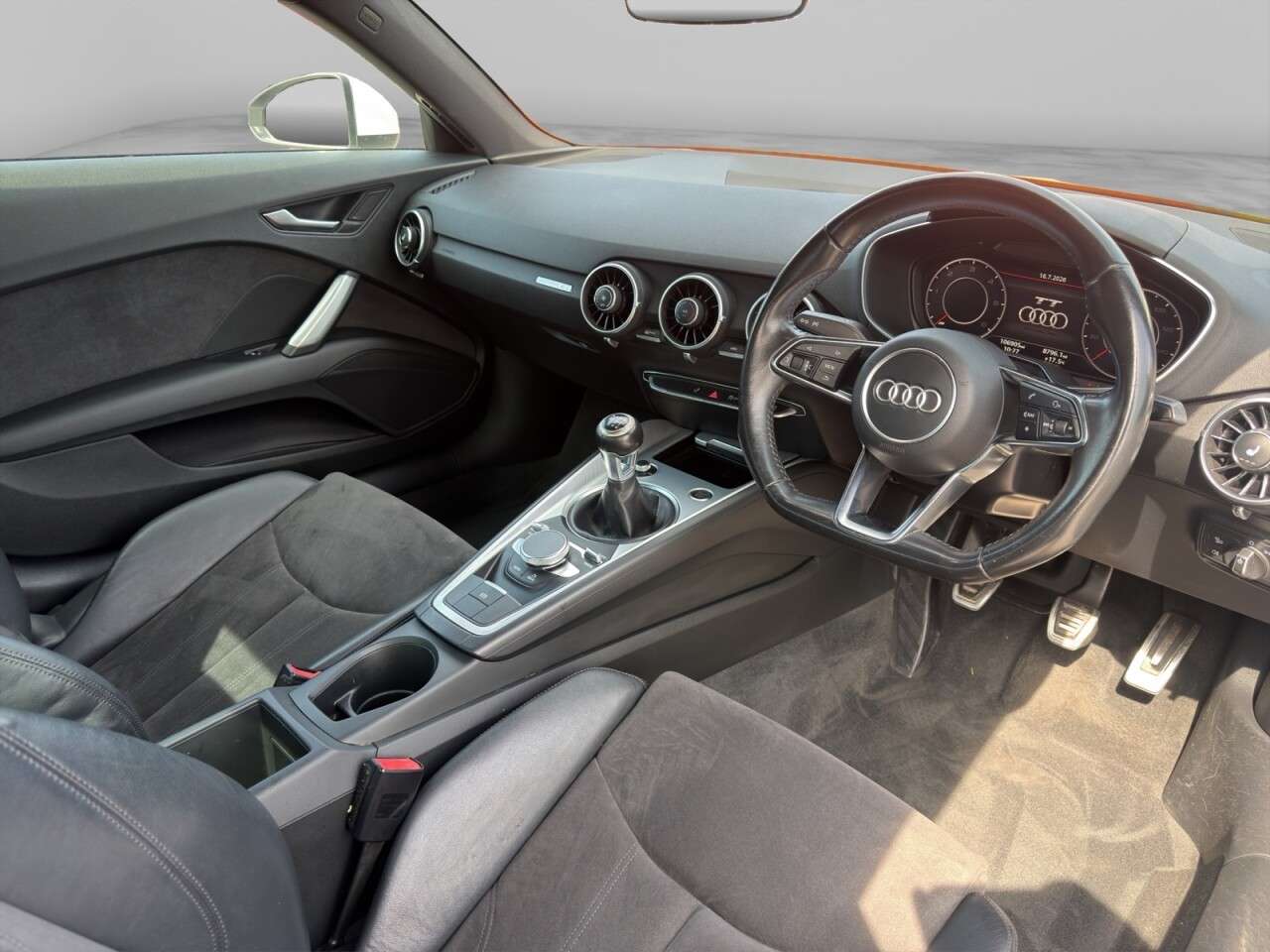 A 2016 AUDI TT 2.0 TDI ultra Sport Coupe 3dr Diesel Manual Euro 6 (s/s) (184 ps) A 2016 AUDI TT 2.0 TDI ultra Sport Coupe 3dr Diesel Manual Euro 6 (s/s) (184 ps)