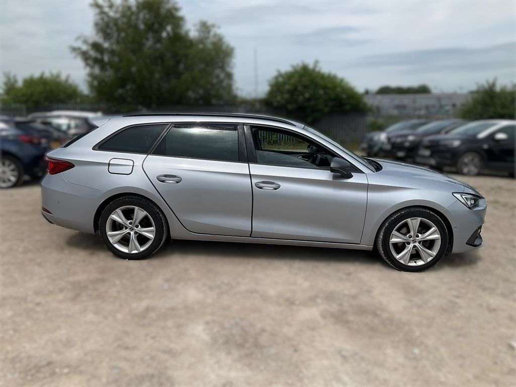 A 2021 SEAT LEON 1.5 TSI EVO FR Estate 5dr Petrol Manual Euro 6 (s/s) (130 ps) A 2021 SEAT LEON 1.5 TSI EVO FR Estate 5dr Petrol Manual Euro 6 (s/s) (130 ps)