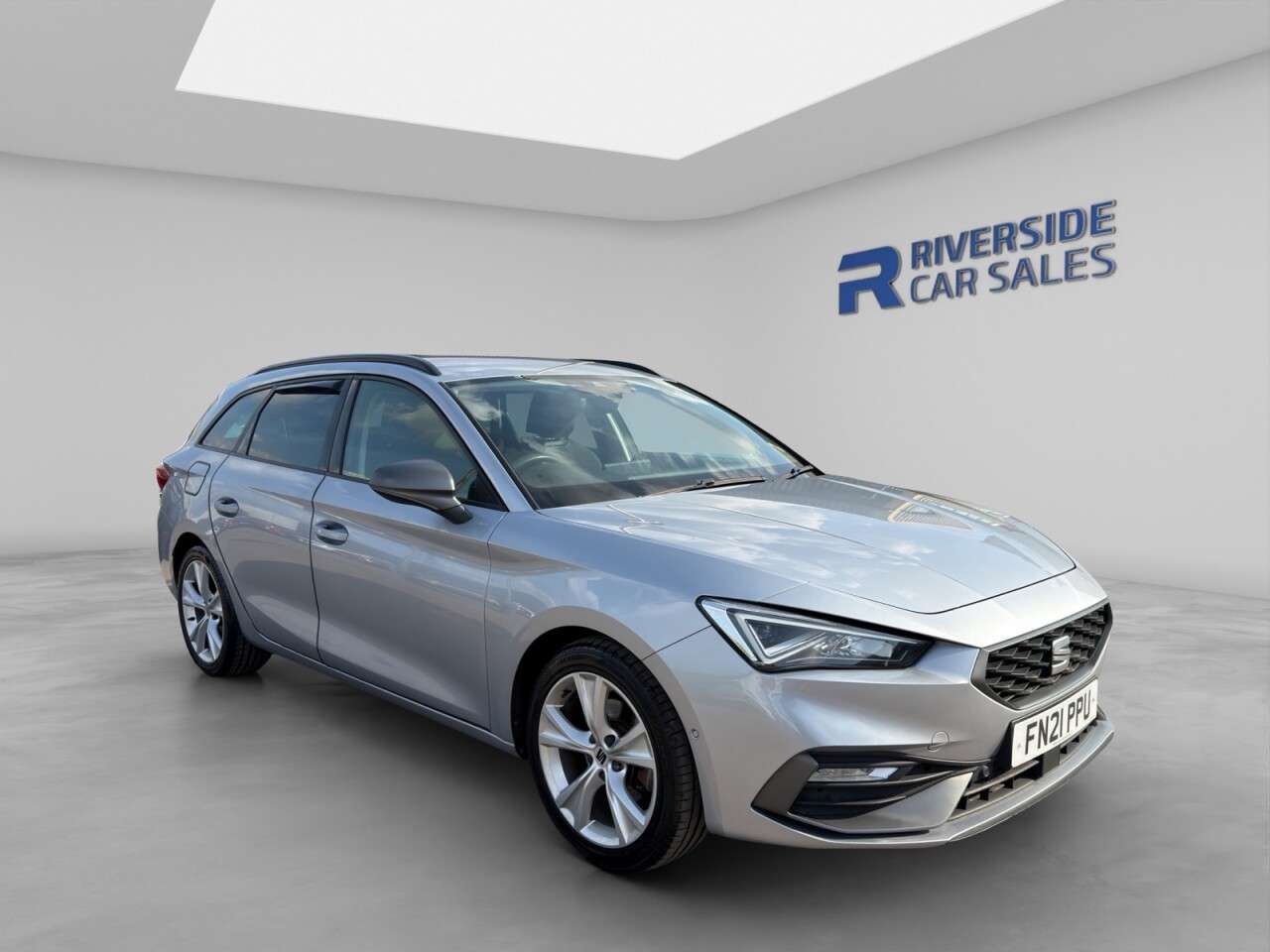 A 2021 SEAT LEON 1.5 TSI EVO FR Estate 5dr Petrol Manual Euro 6 (s/s) (130 ps) A 2021 SEAT LEON 1.5 TSI EVO FR Estate 5dr Petrol Manual Euro 6 (s/s) (130 ps)