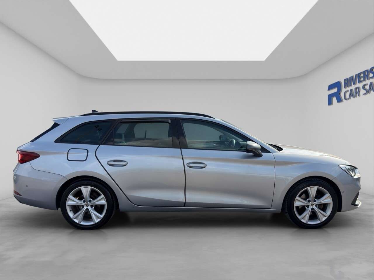 A 2021 SEAT LEON 1.5 TSI EVO FR Estate 5dr Petrol Manual Euro 6 (s/s) (130 ps) A 2021 SEAT LEON 1.5 TSI EVO FR Estate 5dr Petrol Manual Euro 6 (s/s) (130 ps)