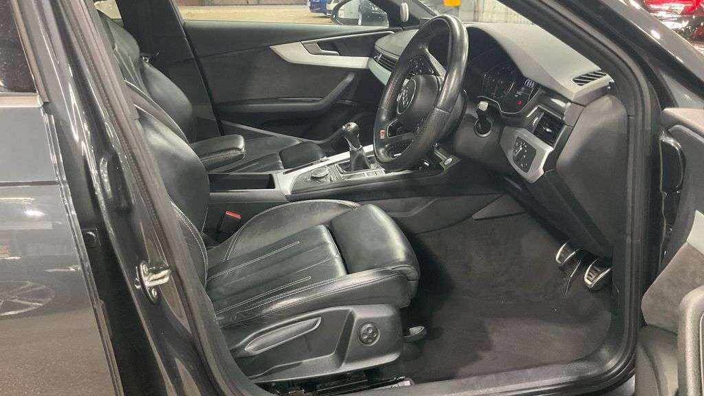 A 2019 AUDI A4 2.0 TFSI 35 S line Saloon 4dr Petrol Manual Euro 6 (s/s) (150 ps) A 2019 AUDI A4 2.0 TFSI 35 S line Saloon 4dr Petrol Manual Euro 6 (s/s) (150 ps)