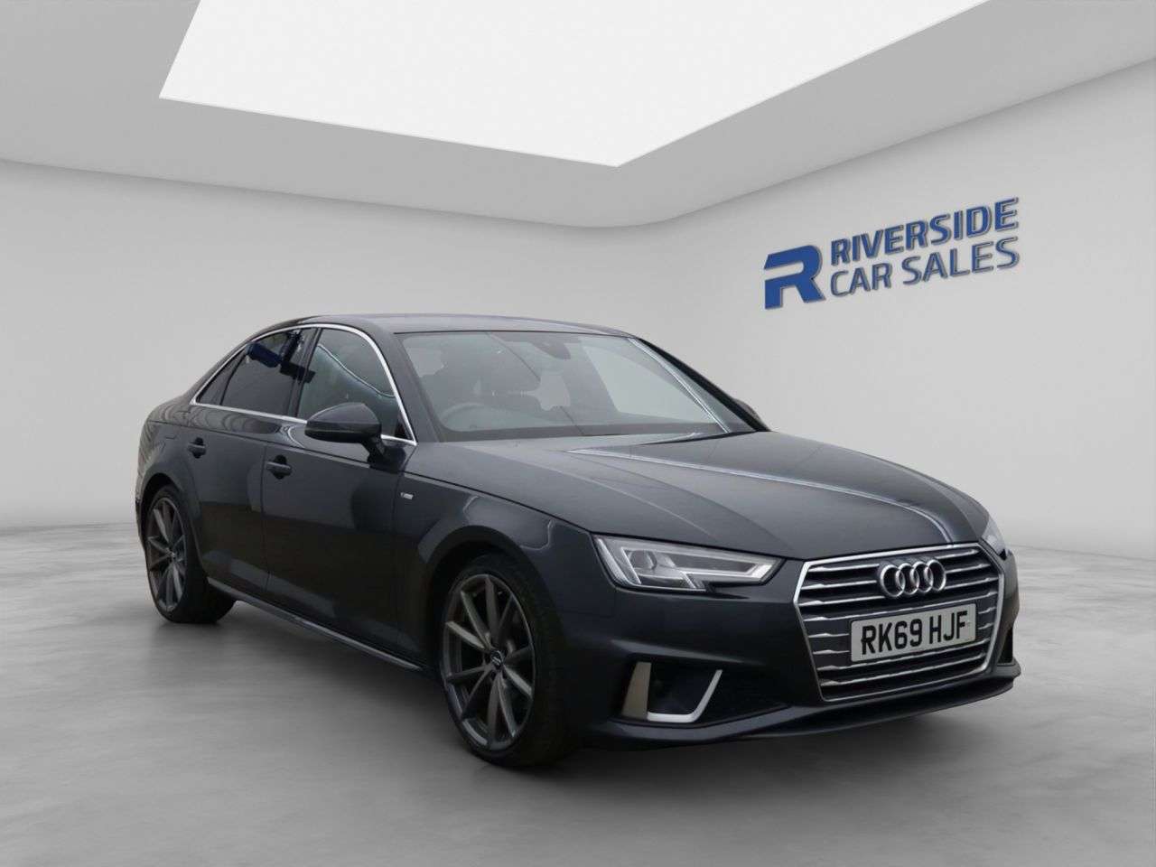 A 2019 AUDI A4 2.0 TFSI 35 S line Saloon 4dr Petrol Manual Euro 6 (s/s) (150 ps) A 2019 AUDI A4 2.0 TFSI 35 S line Saloon 4dr Petrol Manual Euro 6 (s/s) (150 ps)