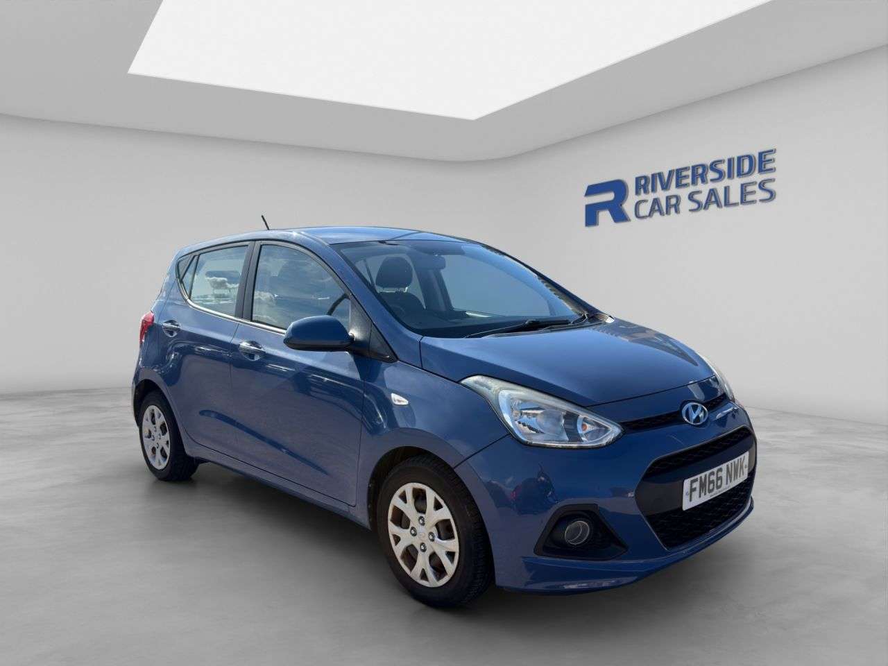 A 2017 HYUNDAI I10 1.0 SE Hatchback 5dr Petrol Manual Euro 5 (66 ps) Finance From 8.9% APR A 2017 HYUNDAI I10 1.0 SE Hatchback 5dr Petrol Manual Euro 5 (66 ps) Finance From 8.9% APR