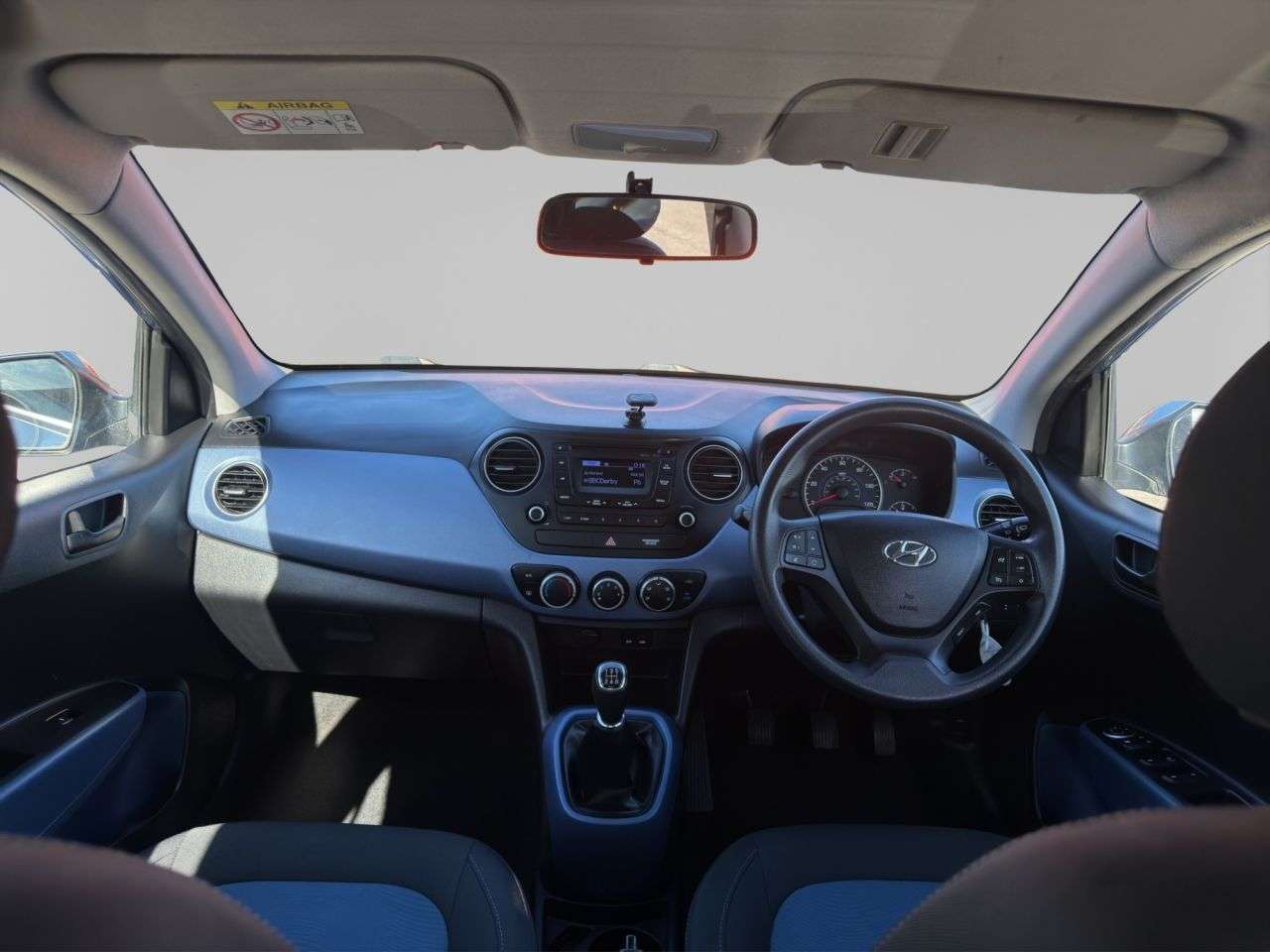 A 2017 HYUNDAI I10 1.0 SE Hatchback 5dr Petrol Manual Euro 5 (66 ps) Finance From 8.9% APR A 2017 HYUNDAI I10 1.0 SE Hatchback 5dr Petrol Manual Euro 5 (66 ps) Finance From 8.9% APR