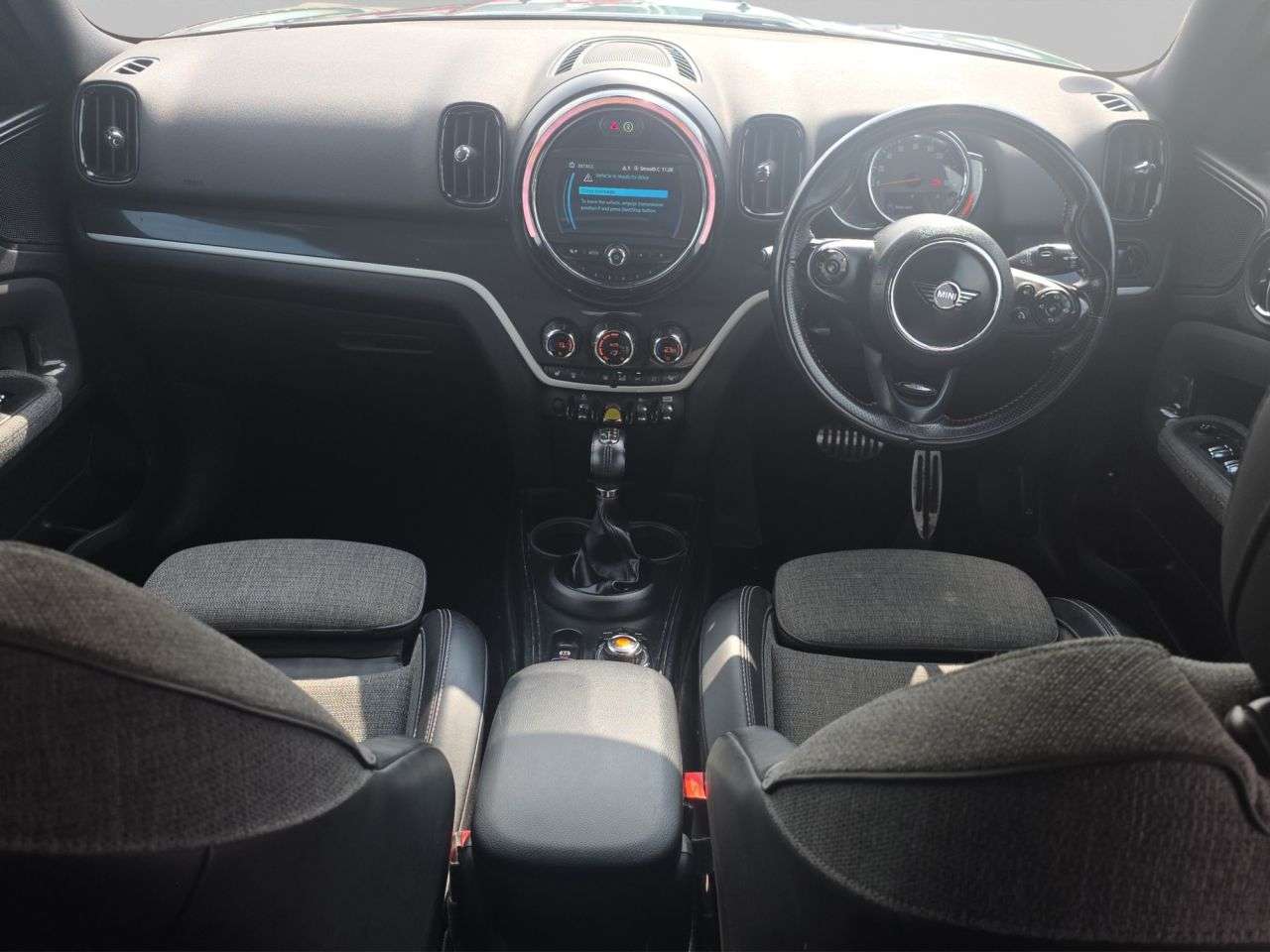 A 2018 MINI COUNTRYMAN 1.5 7.6kWh Cooper SE SUV 5dr Petrol Plug-in Hybrid Auto ALL4 Euro 6 (s/s) ( A 2018 MINI COUNTRYMAN 1.5 7.6kWh Cooper SE SUV 5dr Petrol Plug-in Hybrid Auto ALL4 Euro 6 (s/s) (