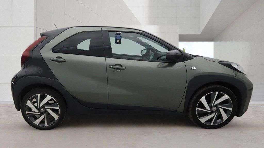 2023 TOYOTA AYGO X 2023 TOYOTA AYGO X