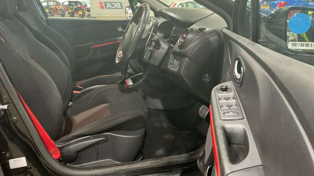 2016 RENAULT CLIO 2016 RENAULT CLIO