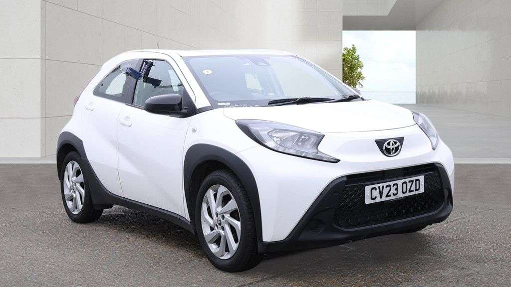 A 2023 TOYOTA AYGO X 1.0 VVT-i Pure Hatchback 5dr Petrol x-shift Euro 6 (s/s) (72 ps) Finance Fr A 2023 TOYOTA AYGO X 1.0 VVT-i Pure Hatchback 5dr Petrol x-shift Euro 6 (s/s) (72 ps) Finance Fr