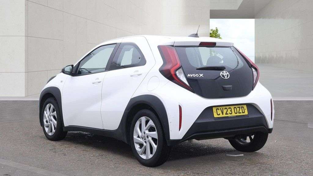 2023 TOYOTA AYGO X 2023 TOYOTA AYGO X