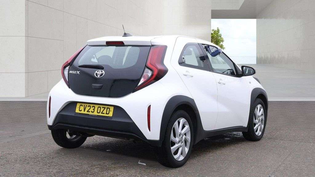 2023 TOYOTA AYGO X 2023 TOYOTA AYGO X