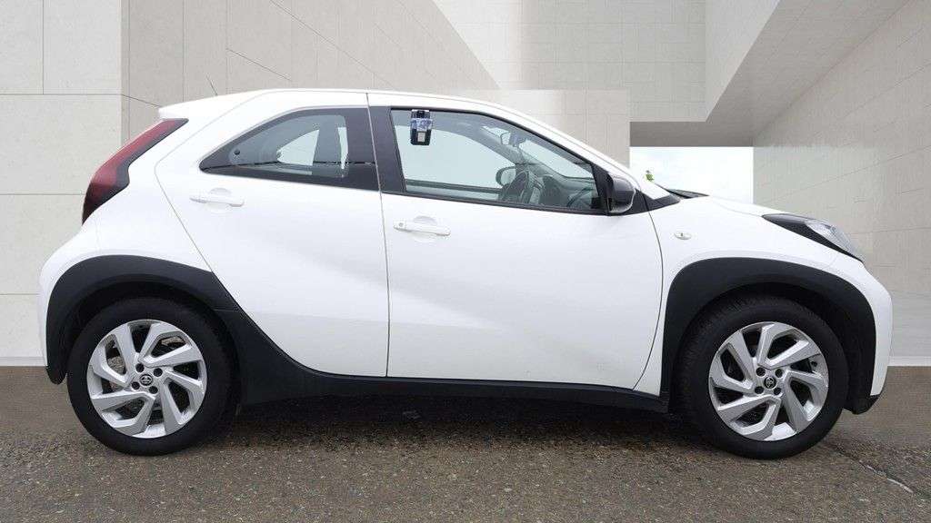 2023 TOYOTA AYGO X 2023 TOYOTA AYGO X