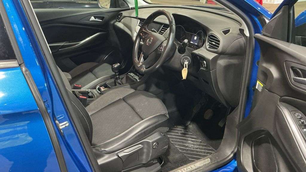A 2020 VAUXHALL GRANDLAND X 1.5 Turbo D Business Edition Nav SUV 5dr Diesel Manual Euro 6 (s/s) (130 ps A 2020 VAUXHALL GRANDLAND X 1.5 Turbo D Business Edition Nav SUV 5dr Diesel Manual Euro 6 (s/s) (130 ps