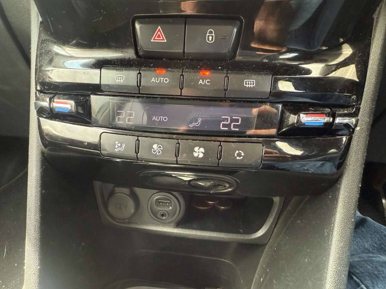 2014 PEUGEOT 2008 2014 PEUGEOT 2008