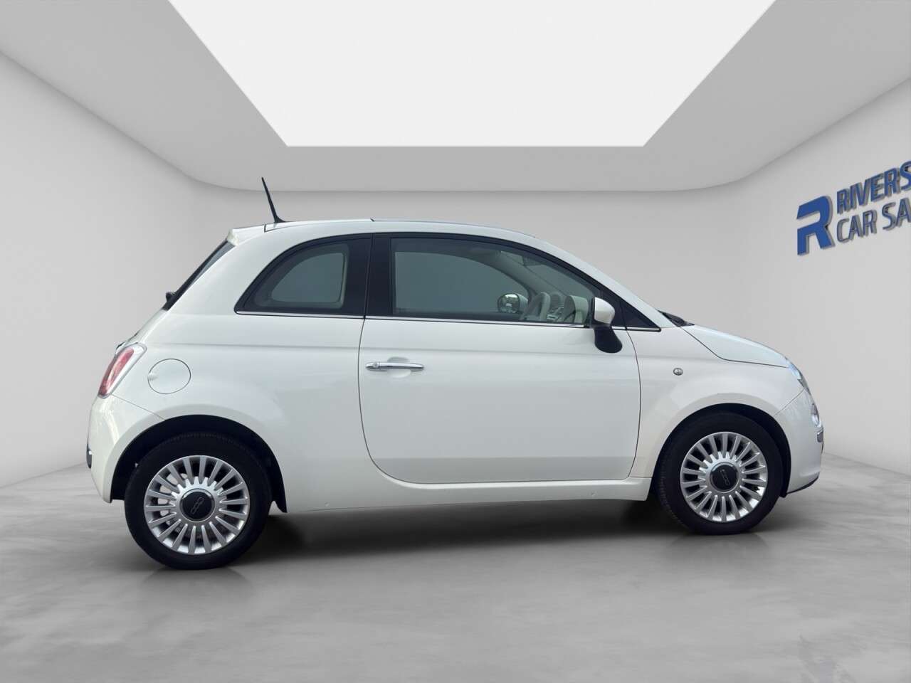 A 2014 FIAT 500 1.2 Lounge Hatchback 3dr Petrol Manual Euro 6 (s/s) (69 bhp) - 5 Services + A 2014 FIAT 500 1.2 Lounge Hatchback 3dr Petrol Manual Euro 6 (s/s) (69 bhp) - 5 Services +