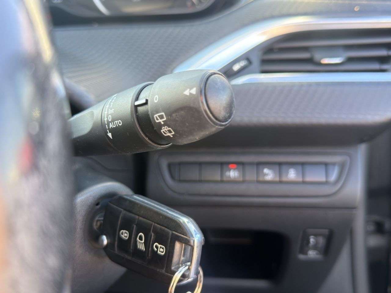 2017 PEUGEOT 208 2017 PEUGEOT 208