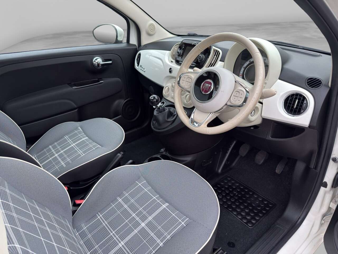 2018 FIAT 500 2018 FIAT 500