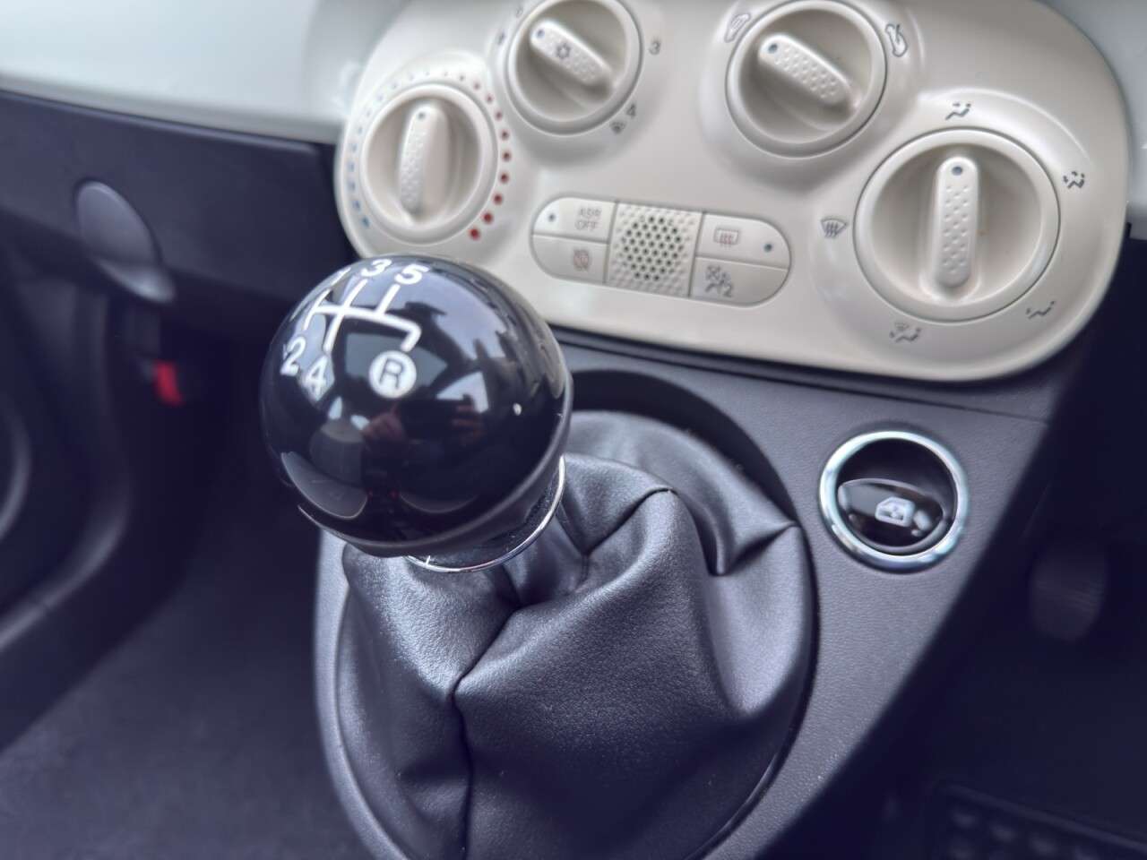 2018 FIAT 500 2018 FIAT 500