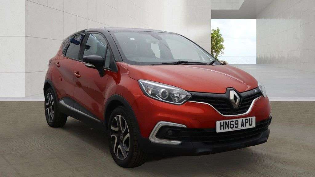 A 2019 RENAULT CAPTUR 0.9 TCe ENERGY Iconic SUV 5dr Petrol Manual Euro 6 (s/s) (90 ps) A 2019 RENAULT CAPTUR 0.9 TCe ENERGY Iconic SUV 5dr Petrol Manual Euro 6 (s/s) (90 ps)
