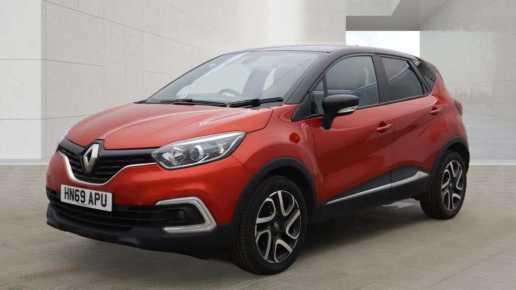 A 2019 RENAULT CAPTUR 0.9 TCe ENERGY Iconic SUV 5dr Petrol Manual Euro 6 (s/s) (90 ps) A 2019 RENAULT CAPTUR 0.9 TCe ENERGY Iconic SUV 5dr Petrol Manual Euro 6 (s/s) (90 ps)