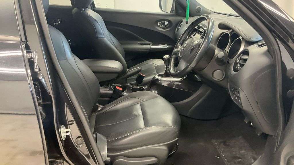 A 2018 NISSAN JUKE 1.2 DIG-T Tekna SUV 5dr Petrol Manual Euro 6 (s/s) (115 ps) A 2018 NISSAN JUKE 1.2 DIG-T Tekna SUV 5dr Petrol Manual Euro 6 (s/s) (115 ps)