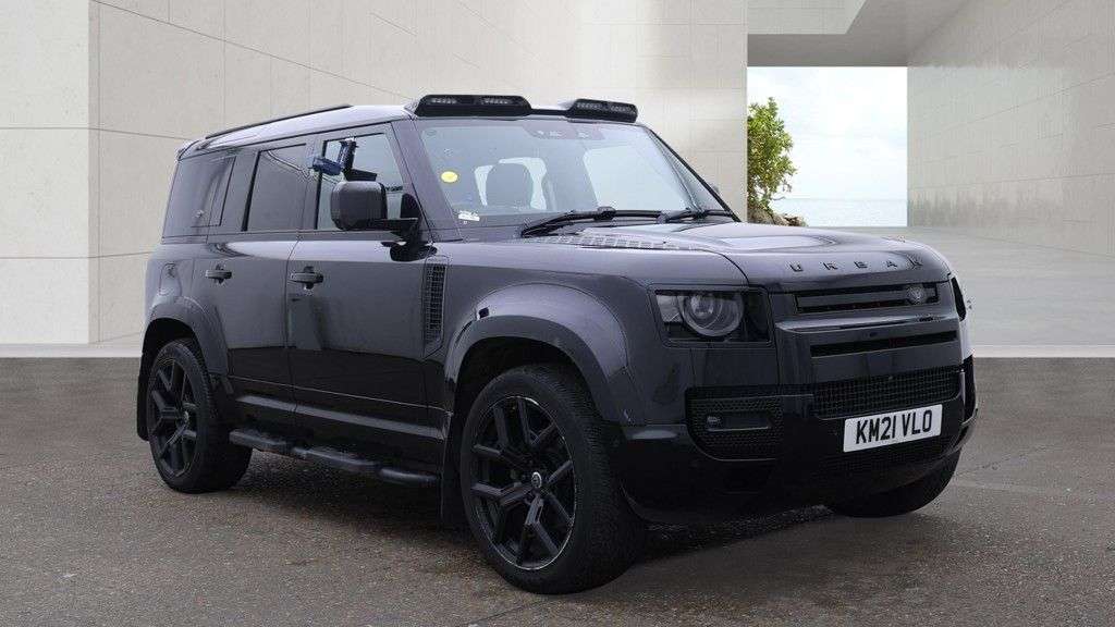 A 2021 LAND ROVER DEFENDER 110 3.0 D250 MHEV SE SUV 5dr Diesel Auto 4WD Euro 6 (s/s) (250 ps) Finance From A 2021 LAND ROVER DEFENDER 110 3.0 D250 MHEV SE SUV 5dr Diesel Auto 4WD Euro 6 (s/s) (250 ps) Finance From
