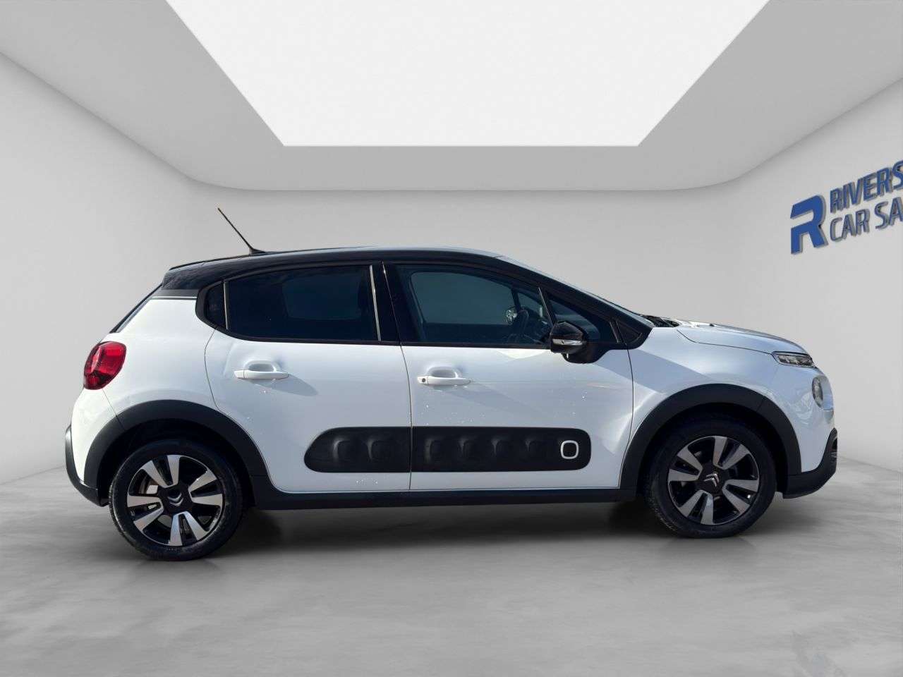 A 2019 CITROEN C3 PURETECH FLAIR A 2019 CITROEN C3 PURETECH FLAIR