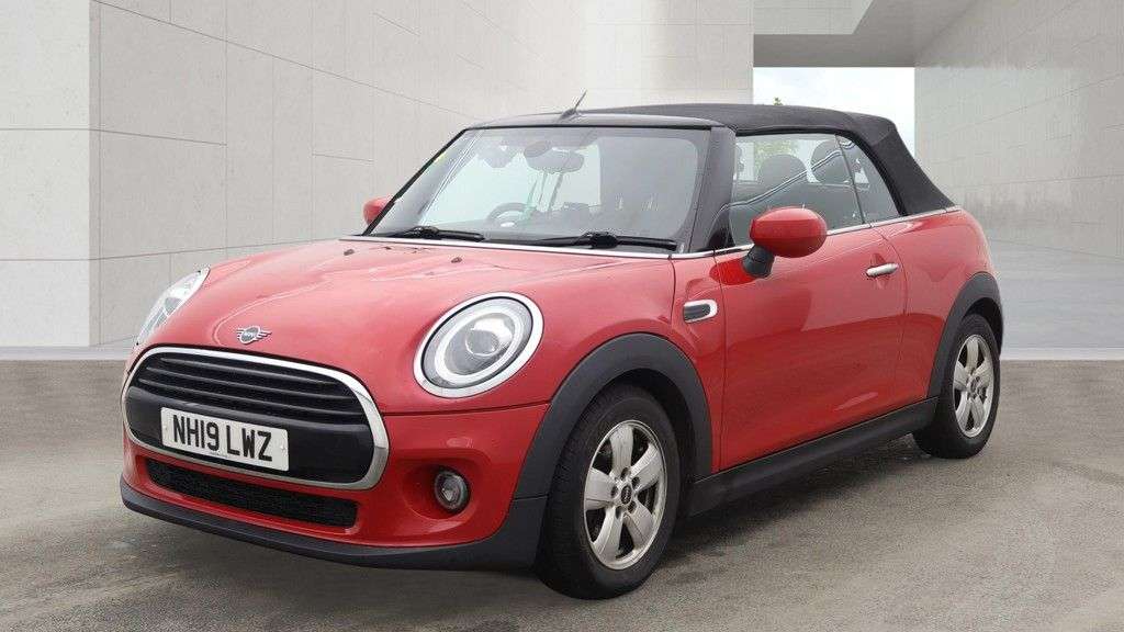 A 2019 MINI CONVERTIBLE 1.5 Cooper Classic Convertible 2dr Petrol Steptronic Euro 6 (s/s) (136 ps) A 2019 MINI CONVERTIBLE 1.5 Cooper Classic Convertible 2dr Petrol Steptronic Euro 6 (s/s) (136 ps)