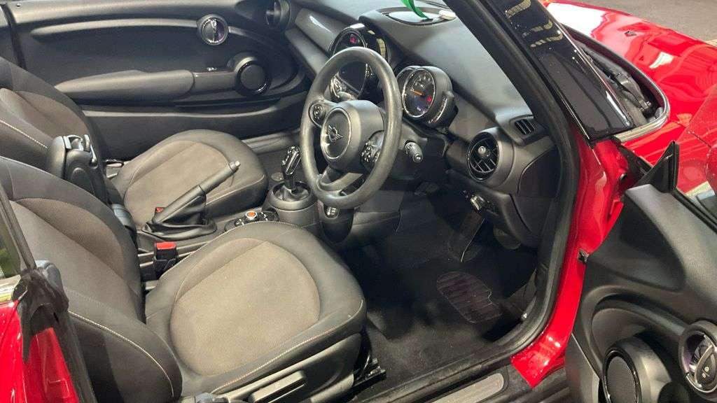 A 2019 MINI CONVERTIBLE 1.5 Cooper Classic Convertible 2dr Petrol Steptronic Euro 6 (s/s) (136 ps) A 2019 MINI CONVERTIBLE 1.5 Cooper Classic Convertible 2dr Petrol Steptronic Euro 6 (s/s) (136 ps)