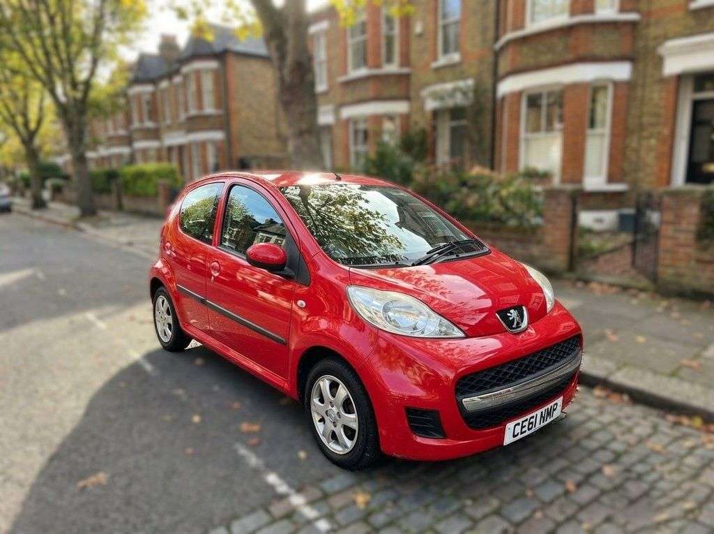 A 2011 PEUGEOT 107 1.0 12V Urban Hatchback 5dr Petrol 2 Tronic Euro 5 (68 ps) Finance From 8.9 A 2011 PEUGEOT 107 1.0 12V Urban Hatchback 5dr Petrol 2 Tronic Euro 5 (68 ps) Finance From 8.9