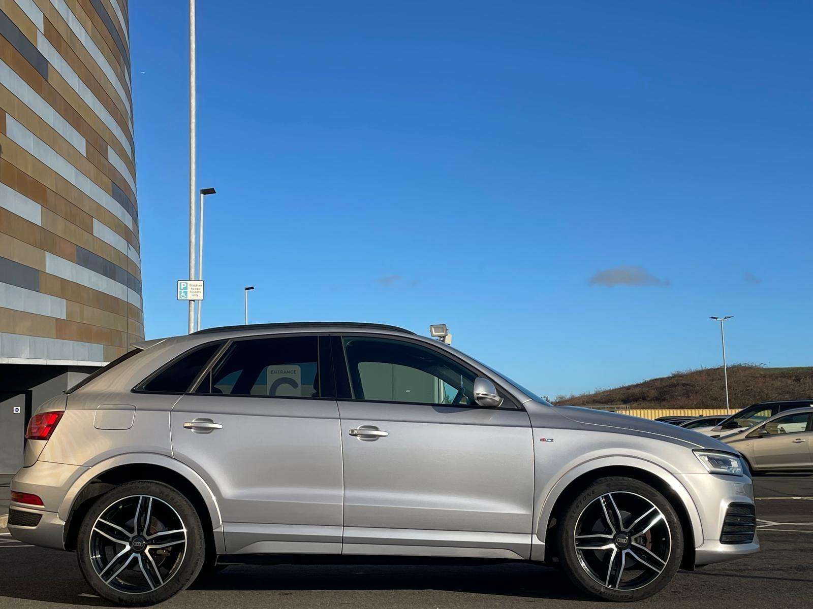 2015 AUDI Q3 2015 AUDI Q3