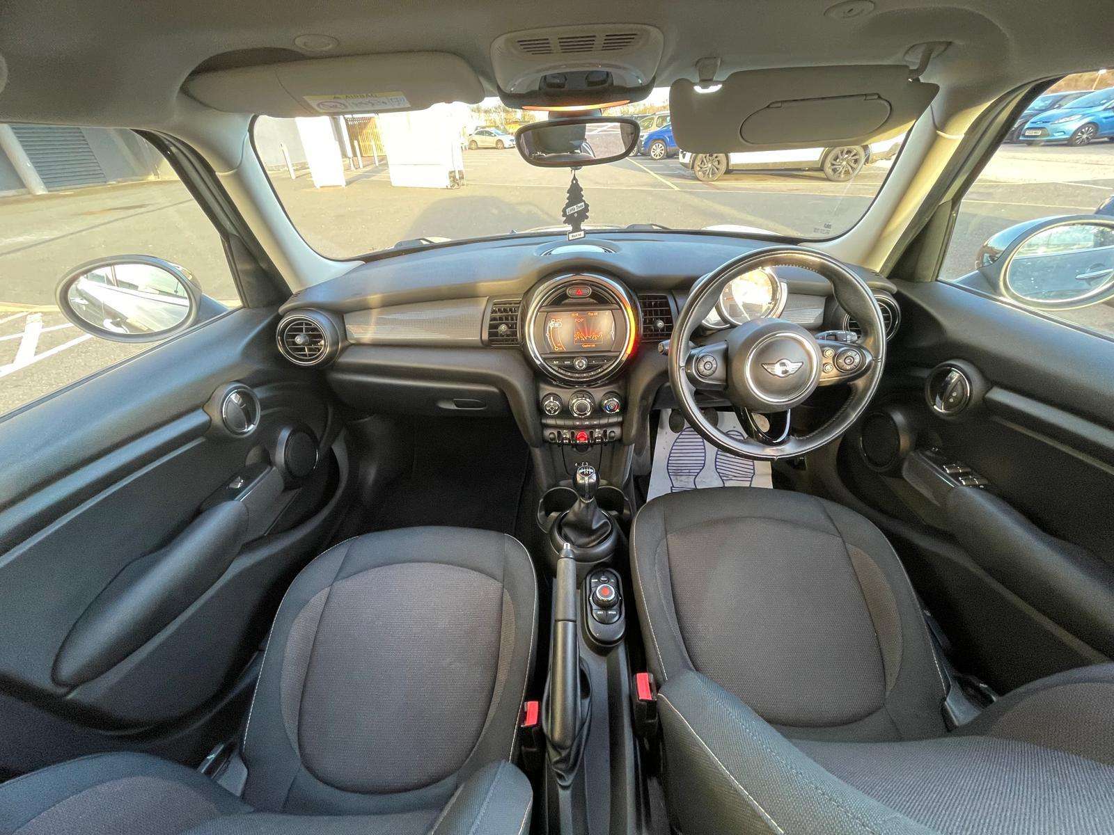 A 2017 MINI HATCH 1.5 Cooper Hatchback 5dr Petrol Manual Euro 6 (s/s) (136 ps) A 2017 MINI HATCH 1.5 Cooper Hatchback 5dr Petrol Manual Euro 6 (s/s) (136 ps)